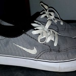 Nike shoes mens size 13